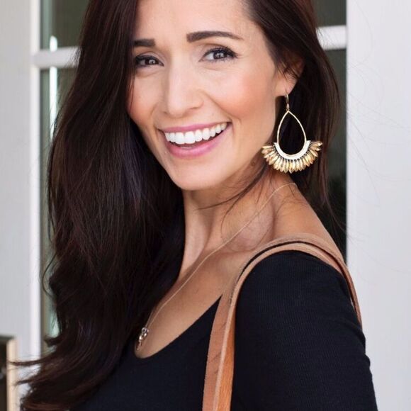 Stella & Dot Pegasus Statement Earrings Gold Feather - Picture 8 of 10